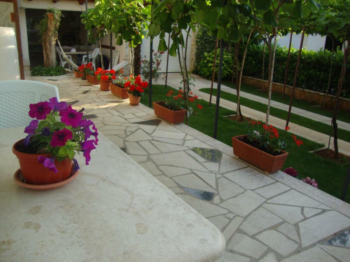 Apartment Mirta Pola Esterno foto